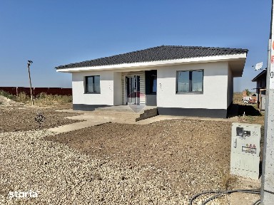 Casă cu 4 camere la alb de vânzare in Livada de Bihor