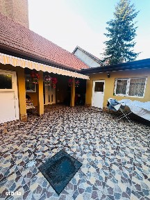 Casa cu teren, ULTRACENTRAL, singur in curte