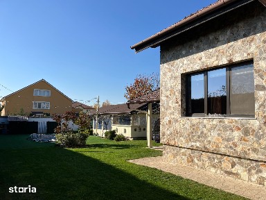 Casă familiala, teren 795mp, 2 terase, piscina, panouri solare