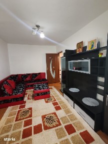 Ofer spre închiriere ap 3 camere et 1