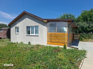 Casa noua cu terasa generoasa si teren, comuna Moacsa