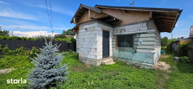Lilieci-Casa in renovare +teren 1.172 mp