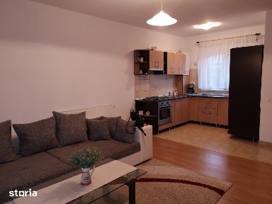 Casă de închiriat, 3 camere, grădină 500 mp