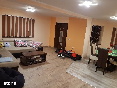 Casa 250 mp, P+M, 17 ari, Satu Nou de Jos