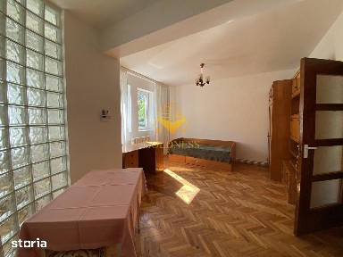 Apartament 48 mp vis-a-vis de UTCN Zorilor. Bloc 2001, zona Sigma!