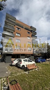 Apartament 3 camere de vânzare