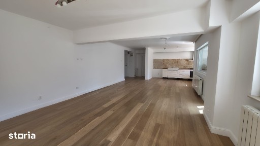 Apartament spațios și luminos, complet renovat, în apropierea Parcului