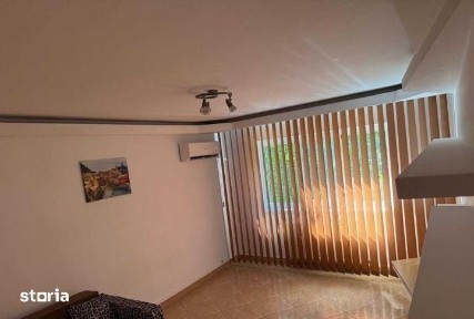 Închiriez apartament 2 camere decomandat, 65 mp, Centrală Propri