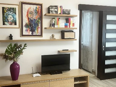 Închiriez apartament 2 camere nedecomandat + boxă - George Enescu