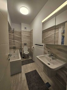 Apartament cu 2 camere de vanzare. Moon Reflexes. Loc de parcare