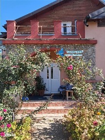 de vanzare casa Stefanesti cetate.curte amenajata teren 100 mp