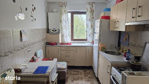 Vand sau Schimb apartament 2 camere decomandat in Deva, etaj 3