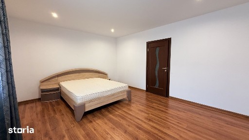 Inchiriez apartament in casa cu 2 camere cu teren in zona centrala