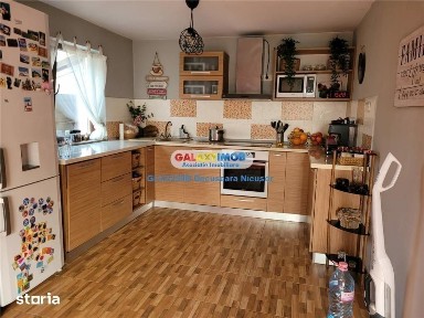 Casa, Str. Rachitei, 4 dormitoare si 1 living, 700 euro