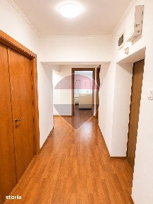 Apartament cu 3 camere de închiriat în zona P-ta Unirii