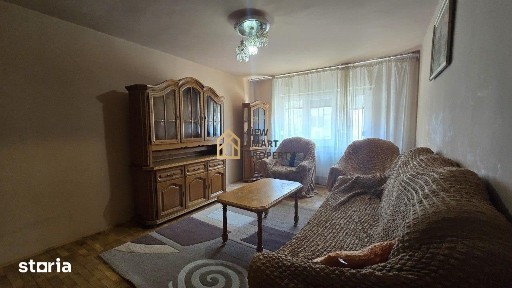 De vanzare apartament 3 camere, etaj 1, Rogerius
