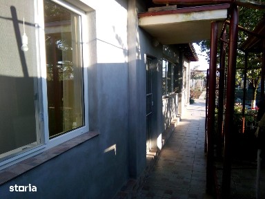 Casă solidă cu 4 camere, garaj și teren 903 mp - Vânători