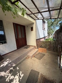 Casa de vânzare cu teren în Halmeu