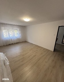 Apartament 2 camere decomandate cartier 1 Mai