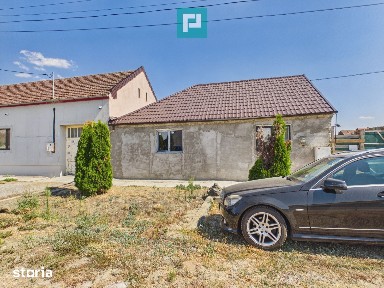 Casă cu teren de 2.134 mp în Sântana | 5 camere
