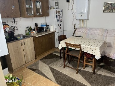 Vand casa in Ovidiu zona centrala