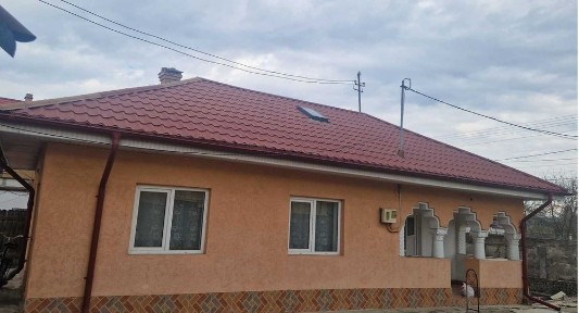 Persoana fizica vand casa si teren 1700 mp in Cotu Vames, jud neamt