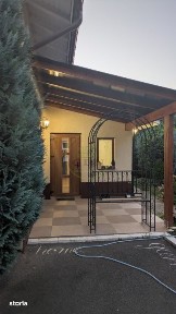 Proprietate unica in Piata Cluj - 5 camere, o bucatarie + o chicineta