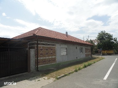 Casa 4 camere situata pe colt intr-o locatie buna in zona Gai