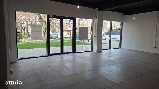 Spatiu comercial cu vitrine mari - Lipovei