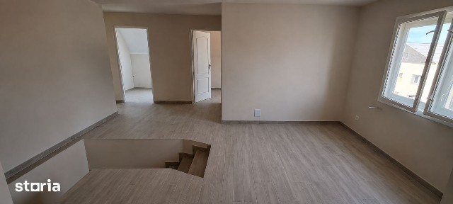 Apartament ultracentral tip penthouse 7 dormitoare 2 bai