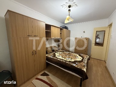 Apartament decomandat 2 camere parter boxa la subsol zona 1 Decembrie