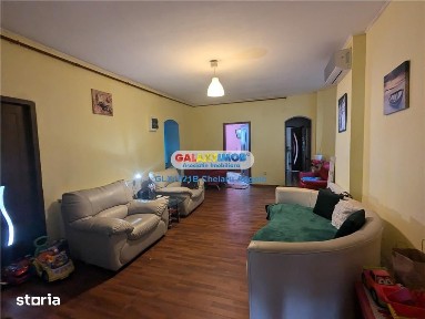 Calea Calarasilor,tot etaj 1 1, supr.util 200 mp,garaj,curte,pod inal