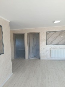 Casă de vânzare aproape de oraș