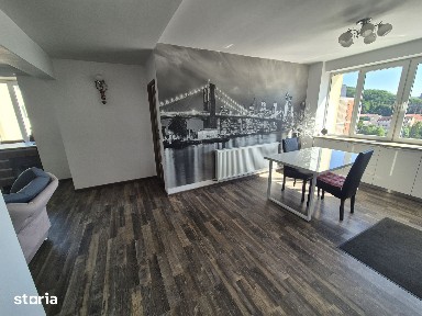 Vand apartament in centru