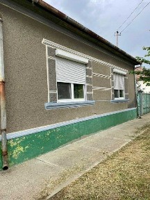 Vand (schimb cu apartament)casa la Iratosu