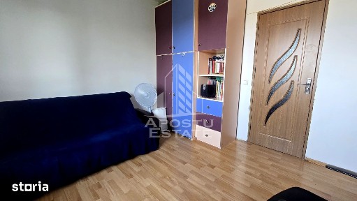 Apartament cu 2 camere de vanzare, centrala proprie, zona Lipovei