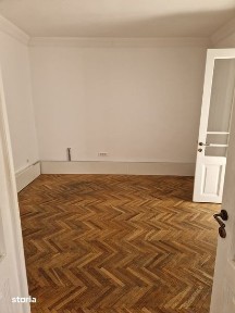 Închiriez casa spatiu comercial la intrarea in Piata Centrala Craiova