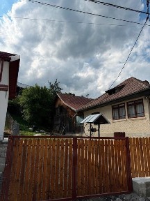 Casă tradițională, atelier și teren de 650 mp - Valea Doftanei