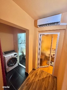 Apartament 3 camere de vânzare - Tineretului