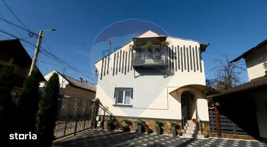 Casă / Vilă cu 9 camere de vânzare