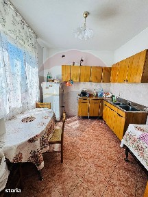 Casă / Vilă cu 5 camere de vânzare