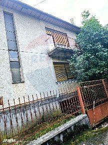 Casă / Vilă cu 6 camere de vânzare în zona Ultracentral