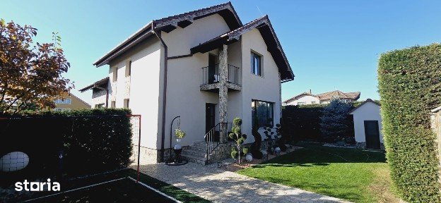 Casa familiara P+M, 795 mp teren, piscina-Oncea, panouri solare.