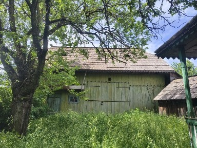 Vând casă bătrânească cu teren în Comuna Arbore, 3762 mp, 600 m constructii, Tomșa Vodă nr. 31