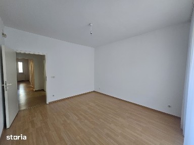 De inchiriat apartament 3 camere, centru, decomandat - 2 băi, balcon