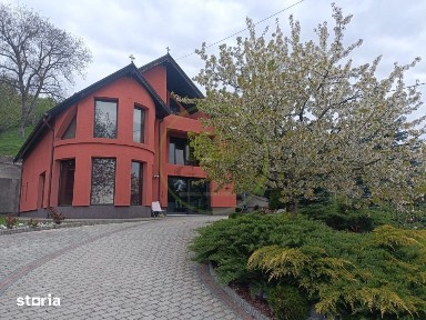 Casa de vanzare Reghin, zona semicentrala.