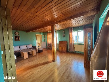 Casa independenta, vintage de vanzare, 300 mp cu teren de 1493 mp Sa