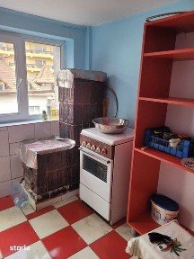 Vand imobil format din 2 camere in Olanesti in spatele politiei