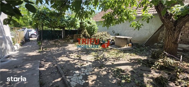 Casă individuală cu teren de 2398 mp în Cricău