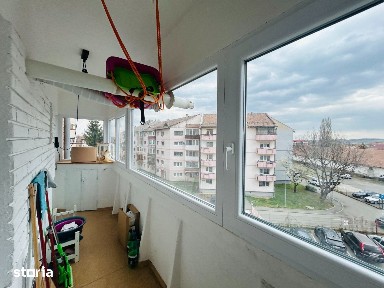 Apartament 3 camere cu balcon inchis in zona Centrala, Sibiu